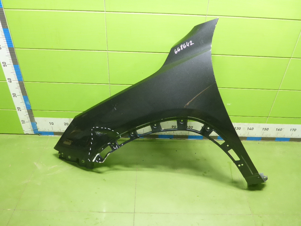 Крыло переднее левое