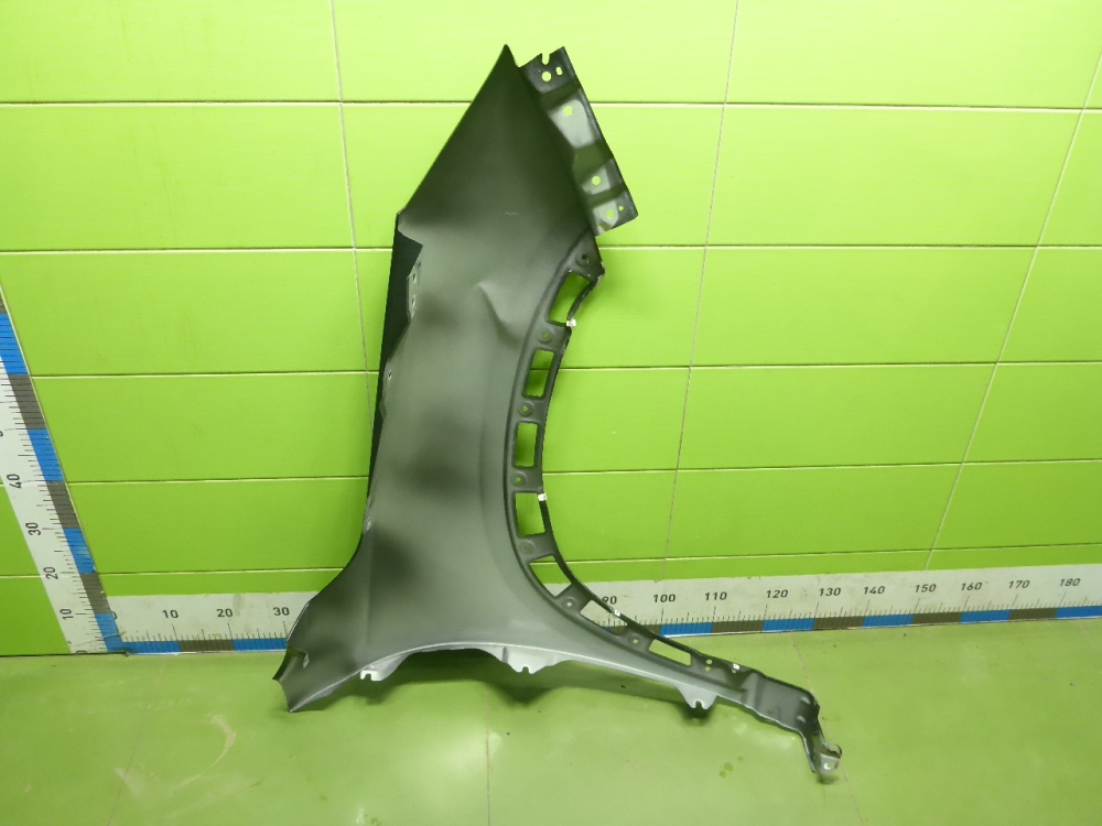 Крыло переднее левое