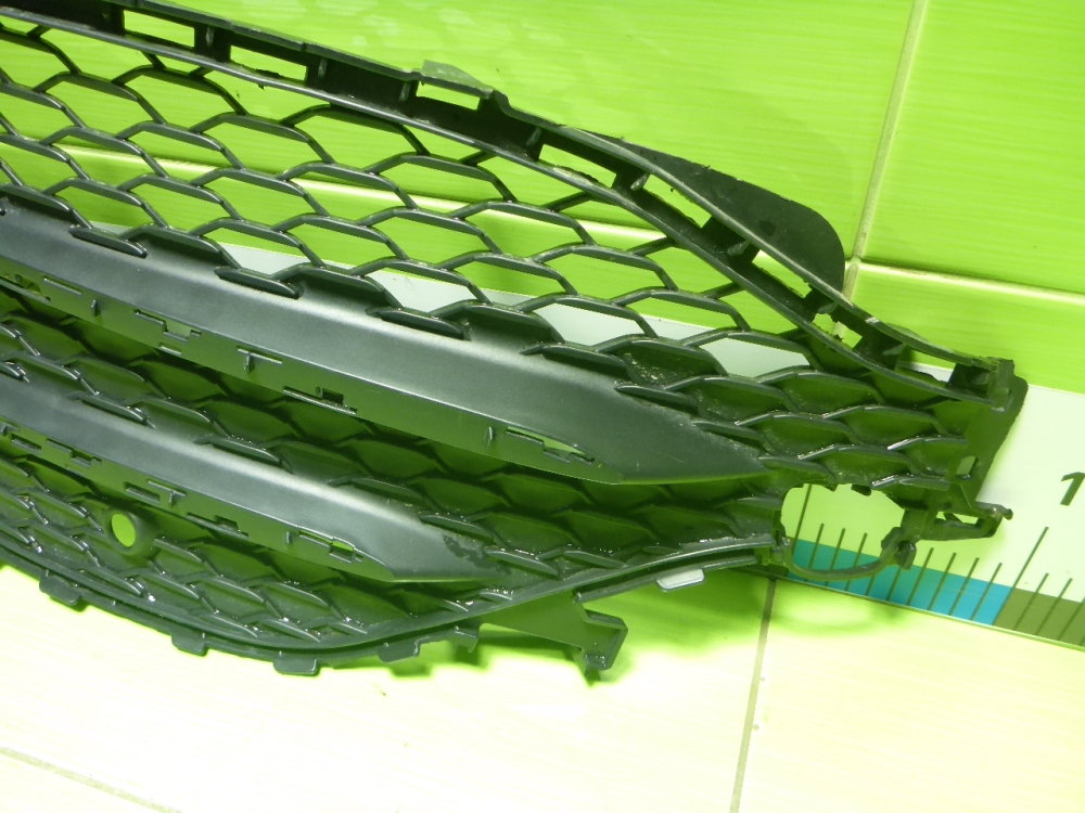 Решетка в бампер правая