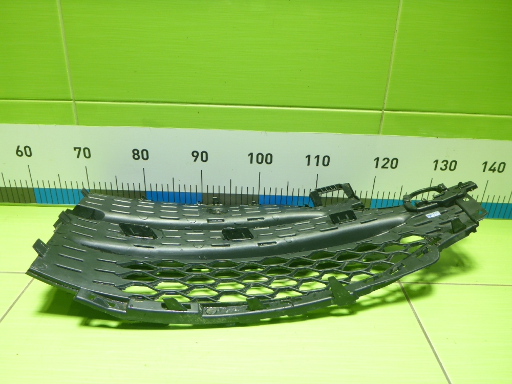 Решетка в бампер правая