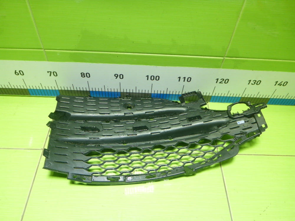 Решетка в бампер правая