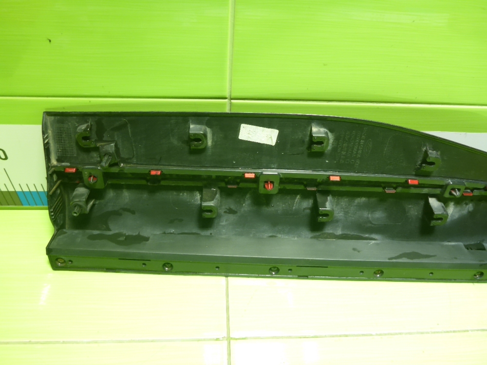 Накладка двери задней правой