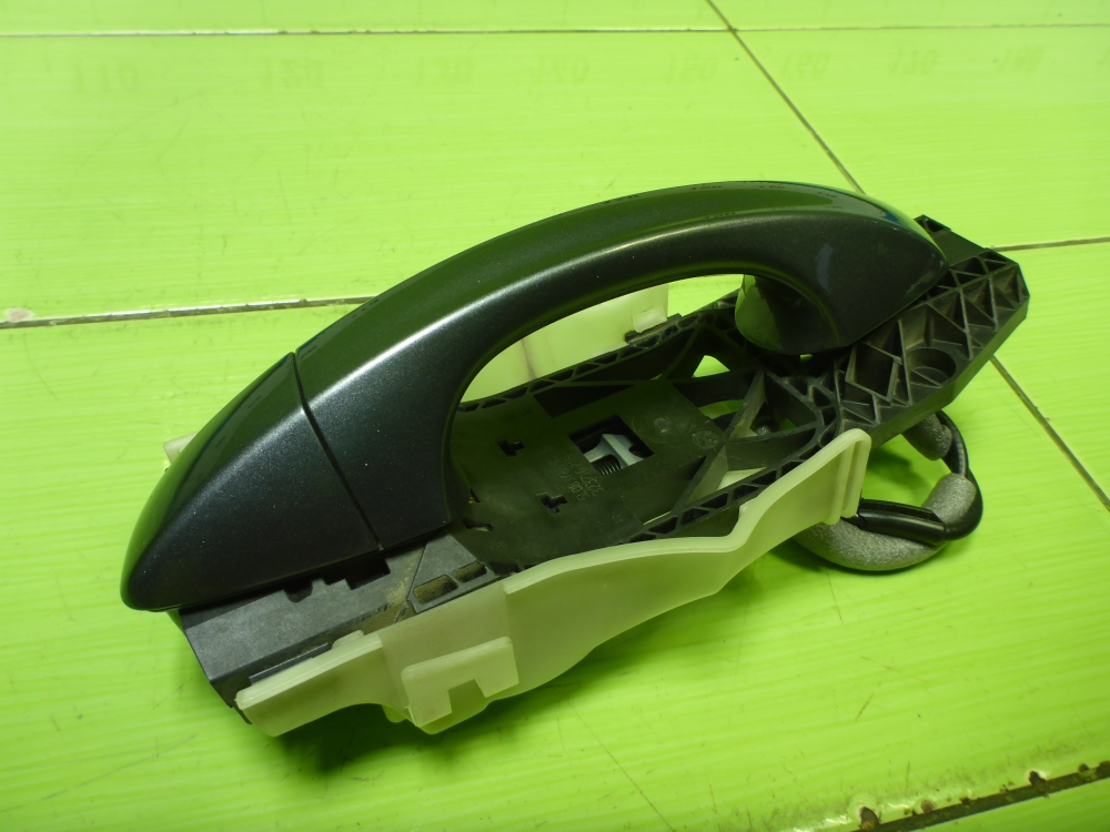 Ручка двери задней наружная левая