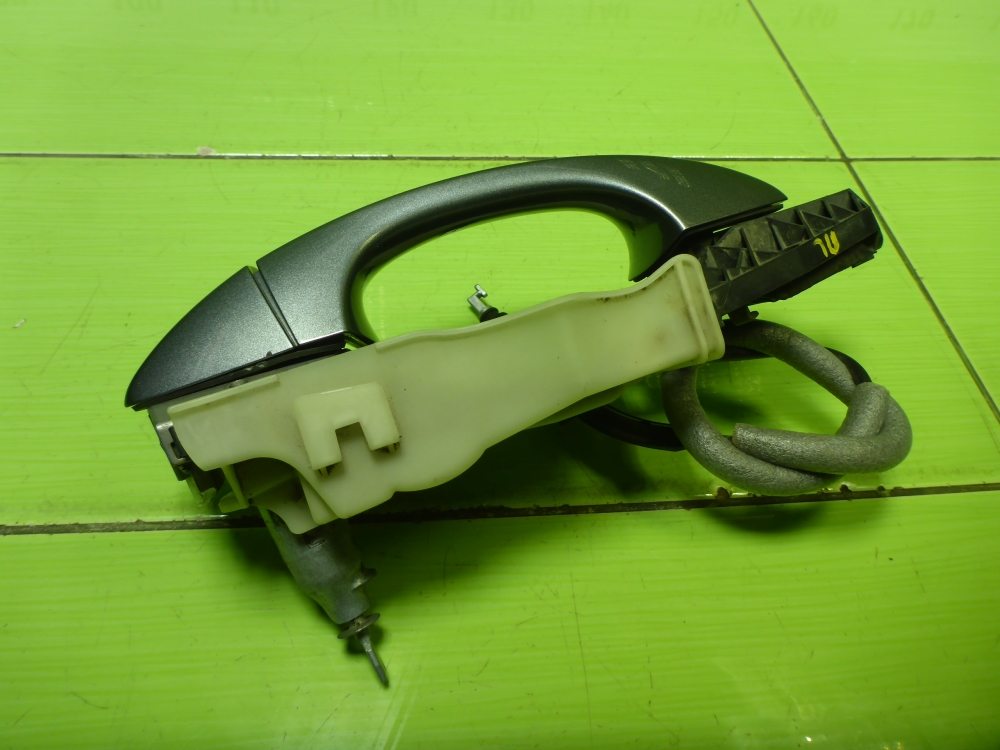 Ручка двери передней наружная левая