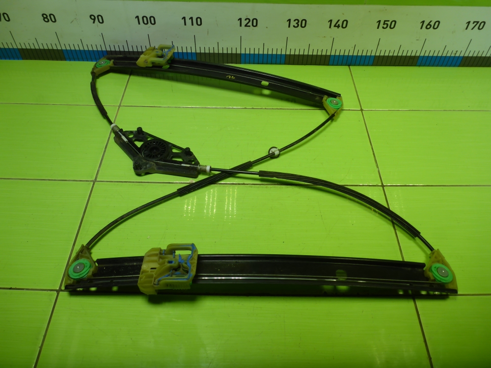 Стеклоподъемник электр. передний левый