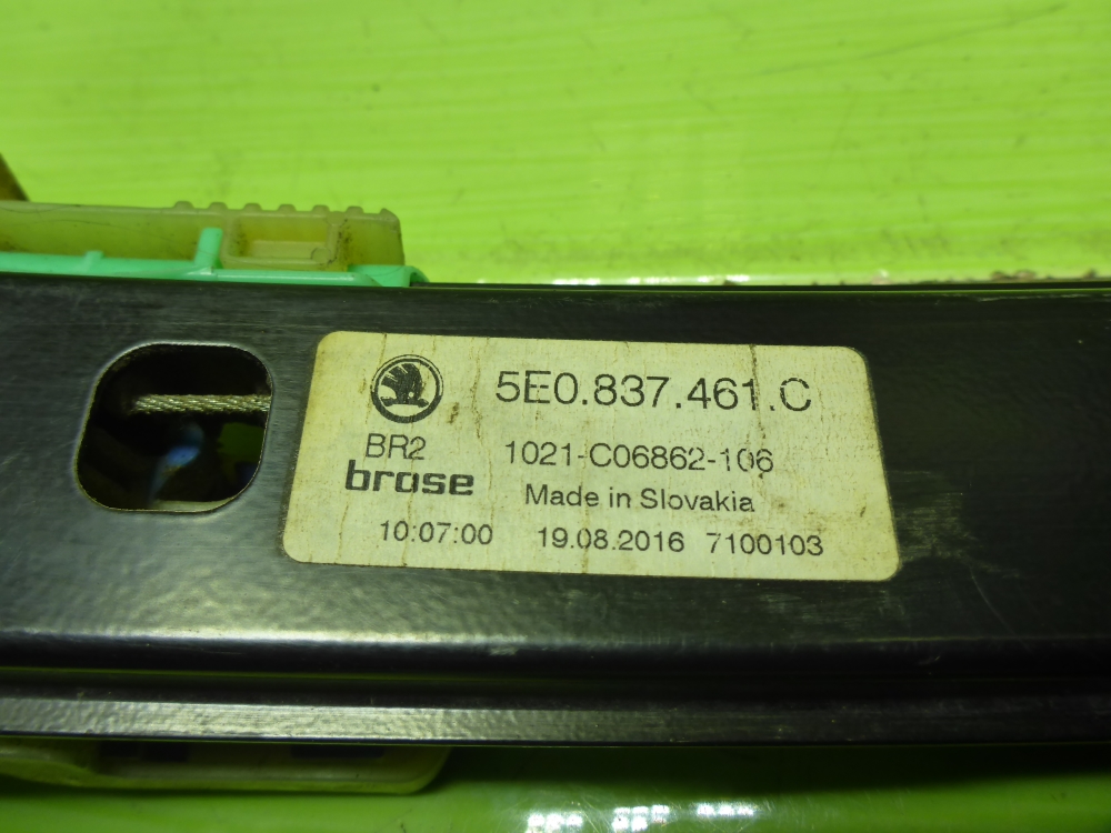 Стеклоподъемник электр. передний левый