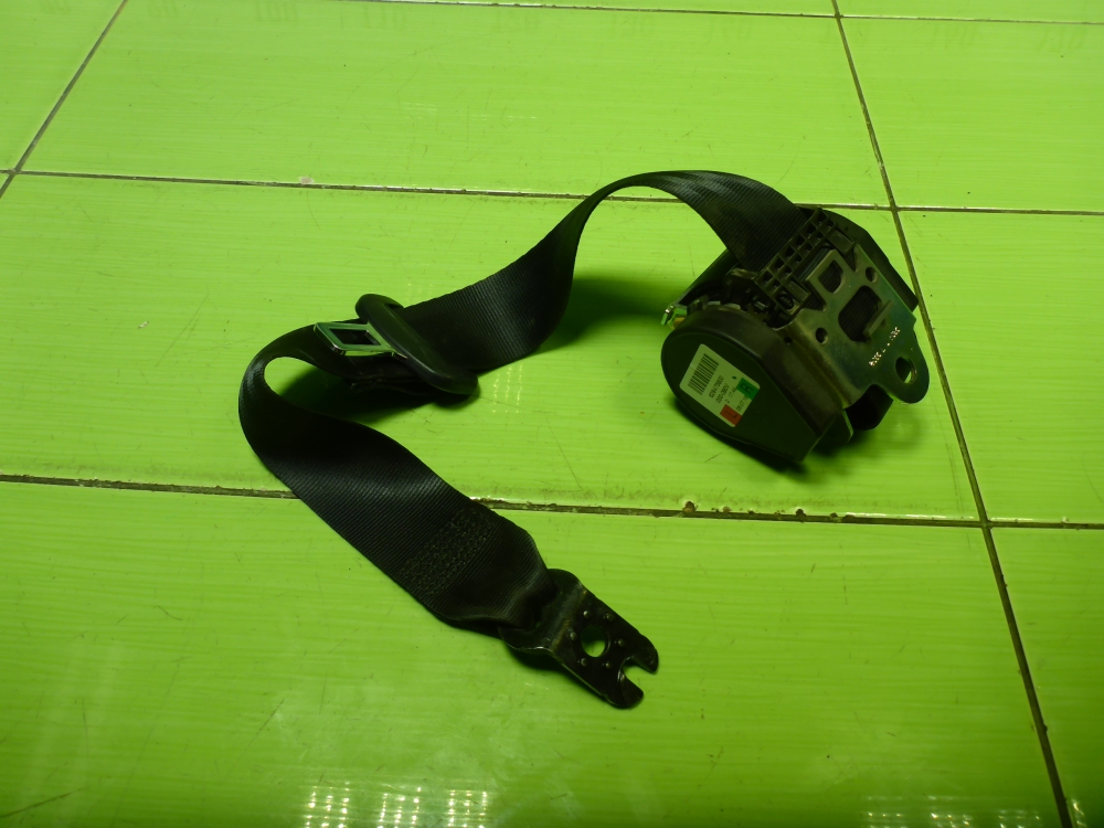 Ремень безопасности