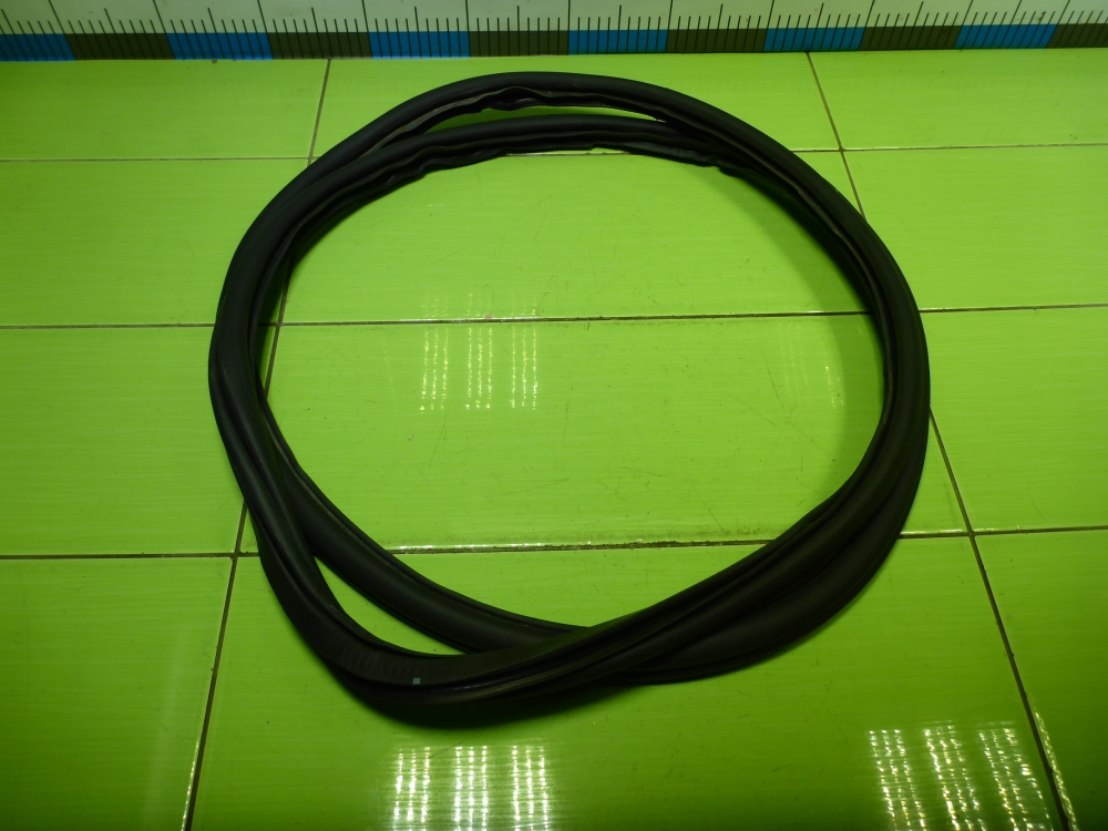 Уплотнитель двери