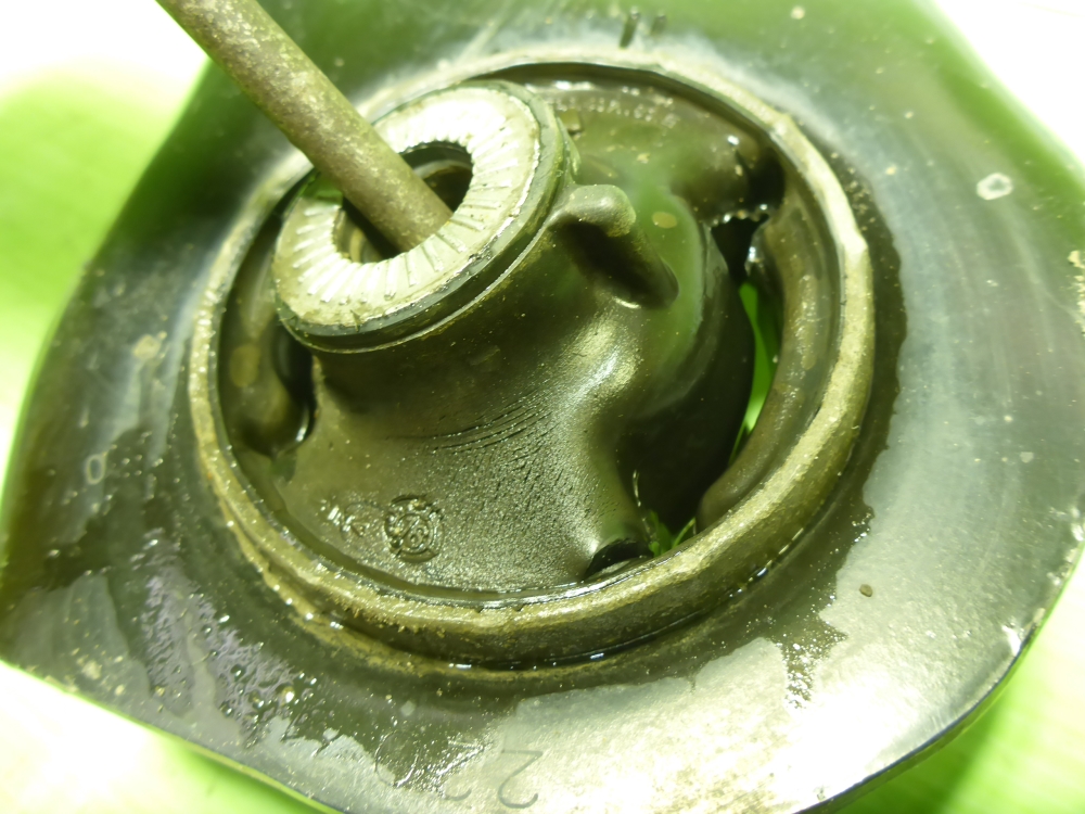 Рычаг передний левый