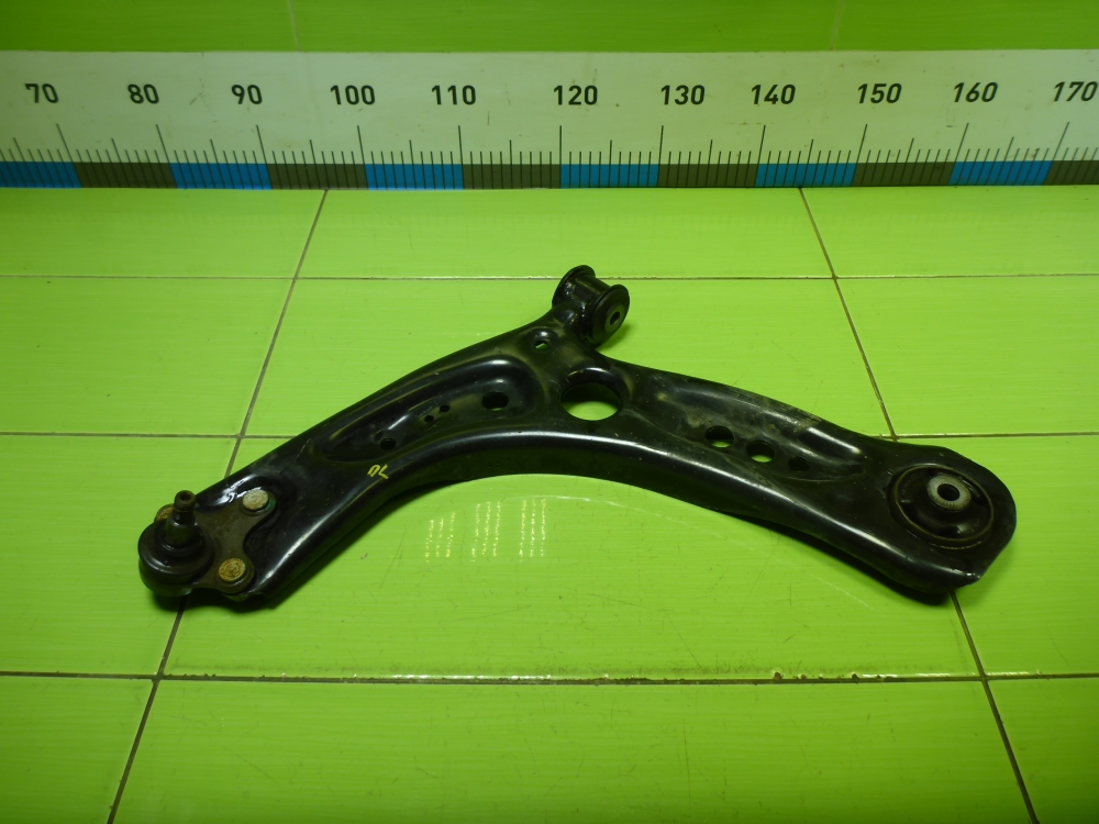 Рычаг передний левый