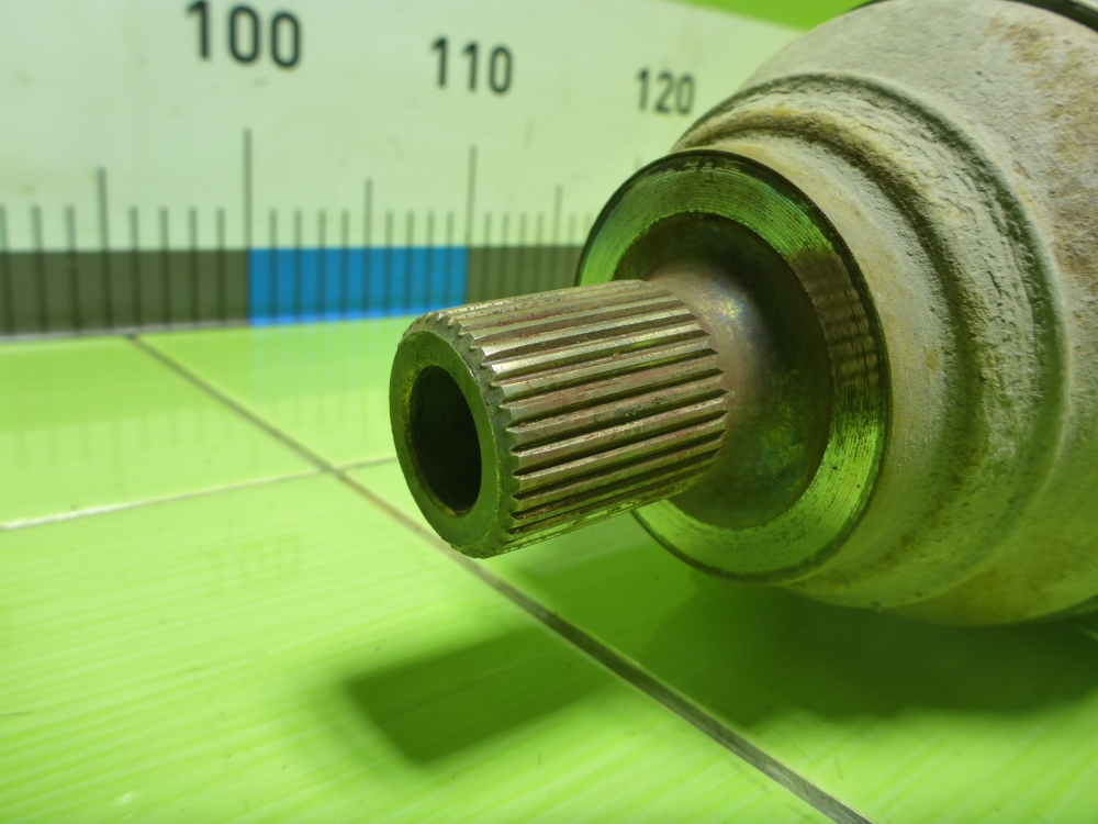 Полуось передняя левая