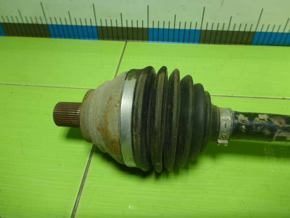 Полуось передняя левая