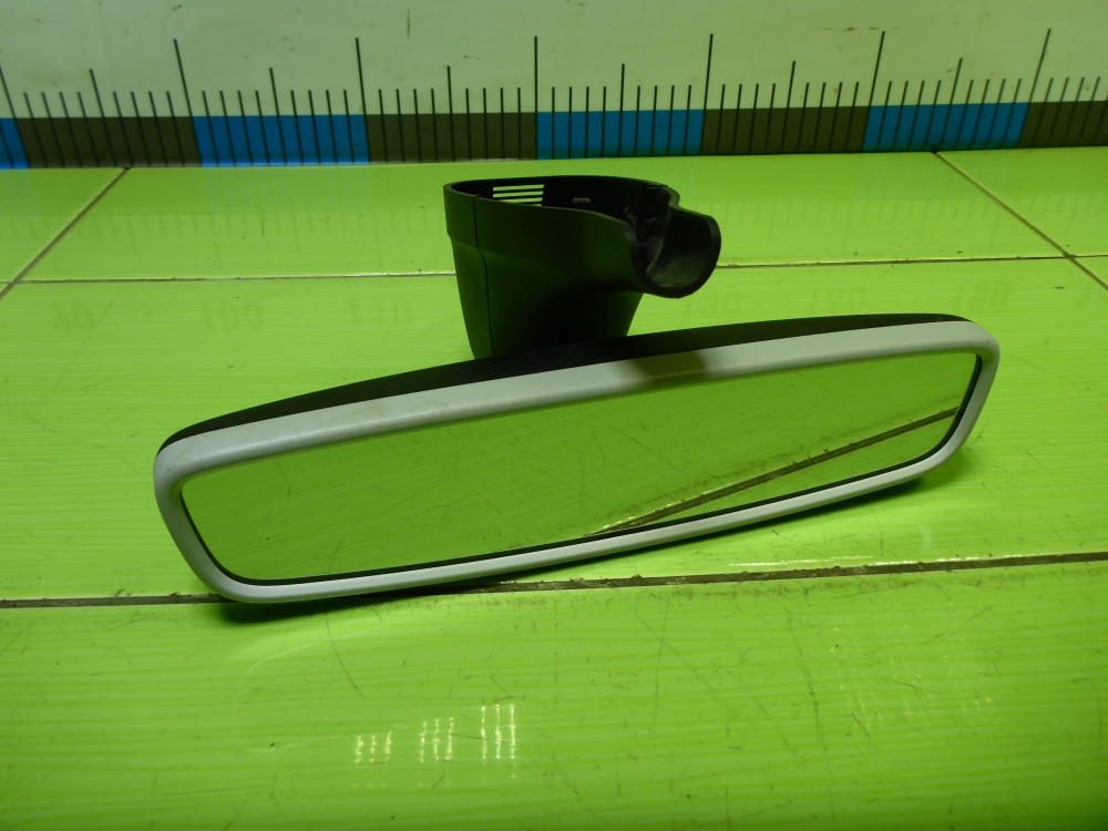 Зеркало заднего вида
