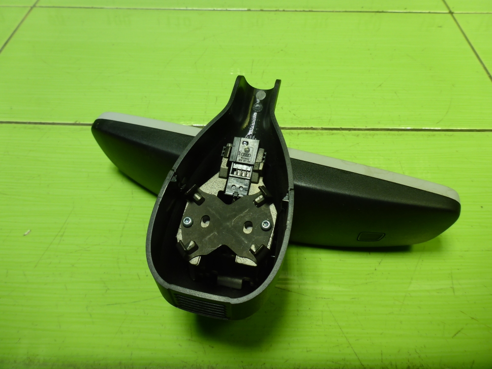 Зеркало заднего вида