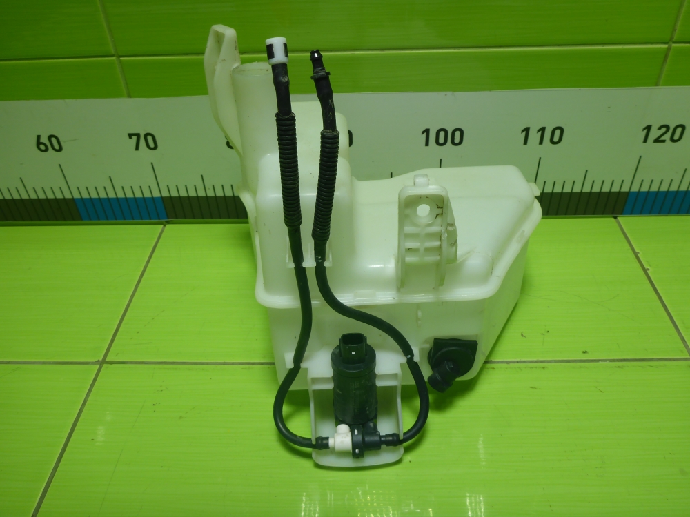 Бачок омывателя лобового стекла