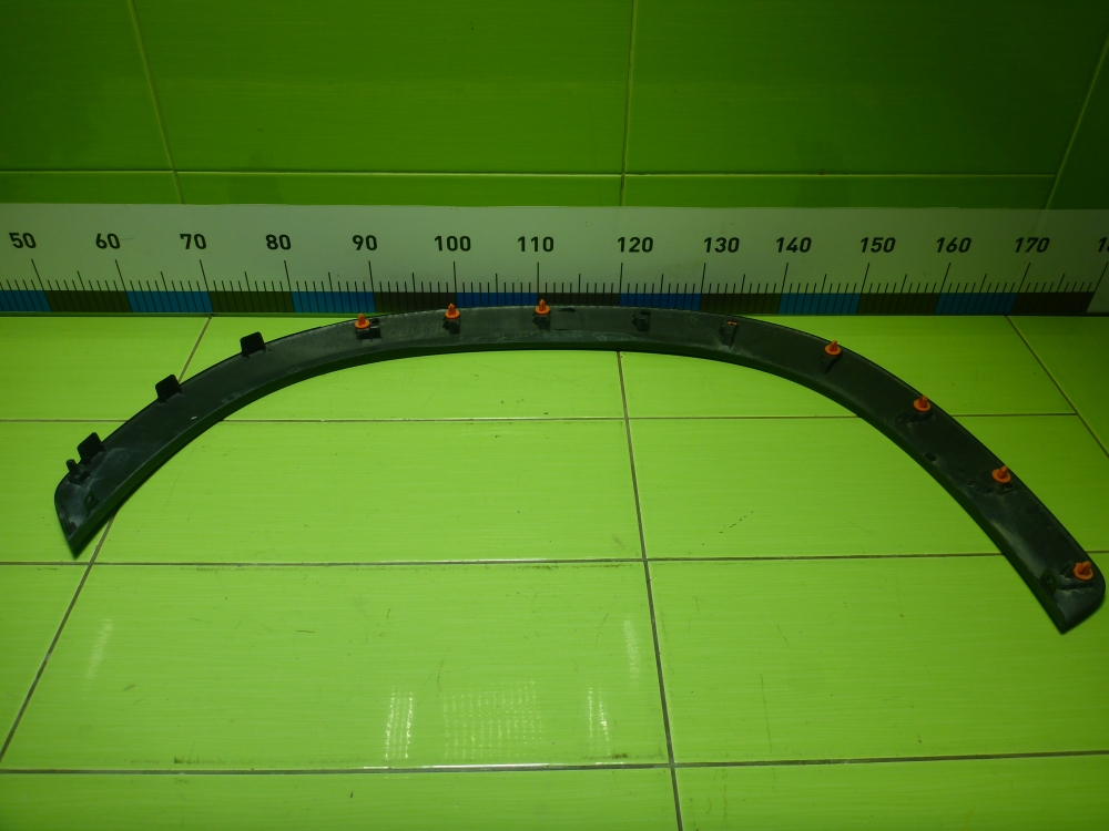 Накладка переднего крыла правого