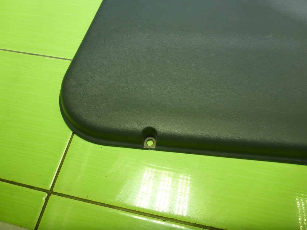 Обшивка двери задней правой