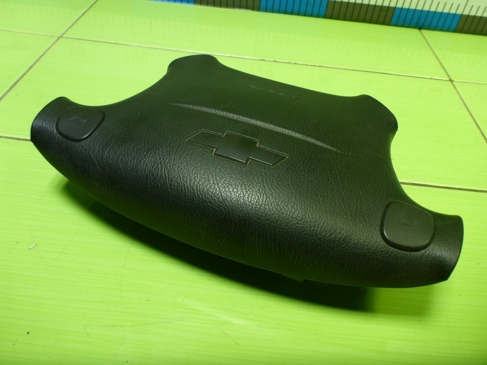 Подушка безопасности в рулевое колесо