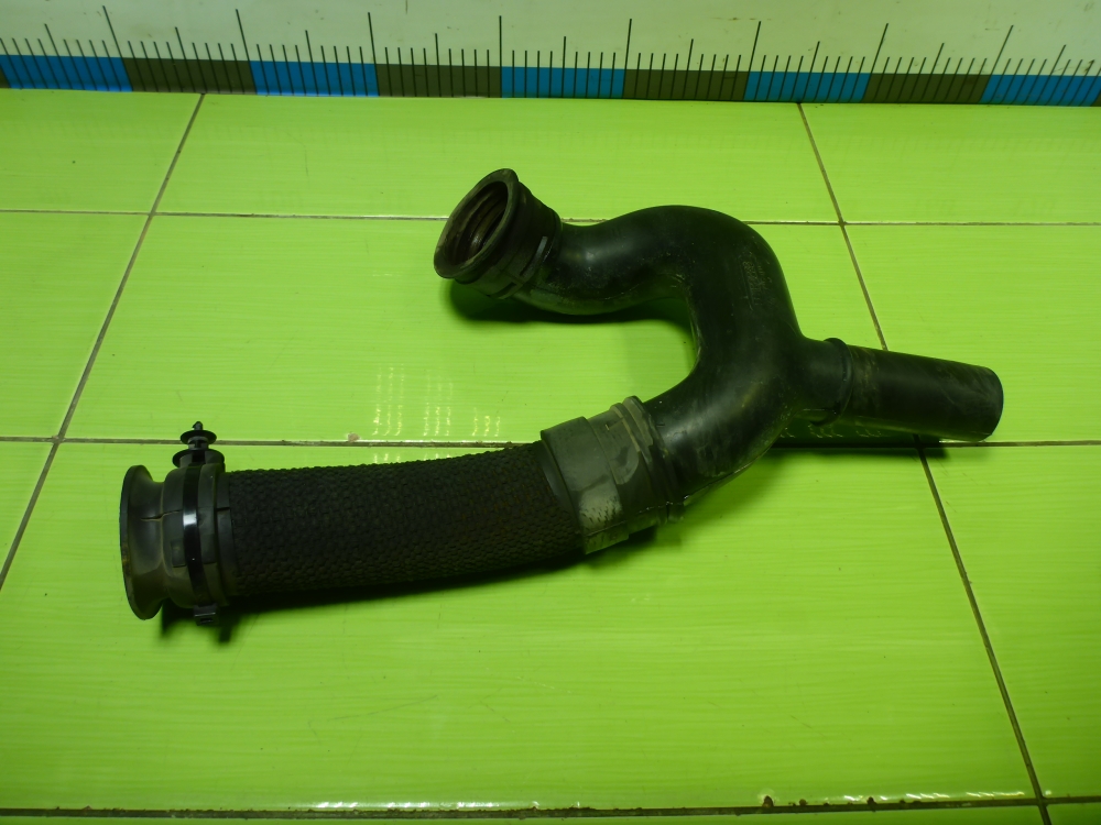 Патрубок воздушного фильтра