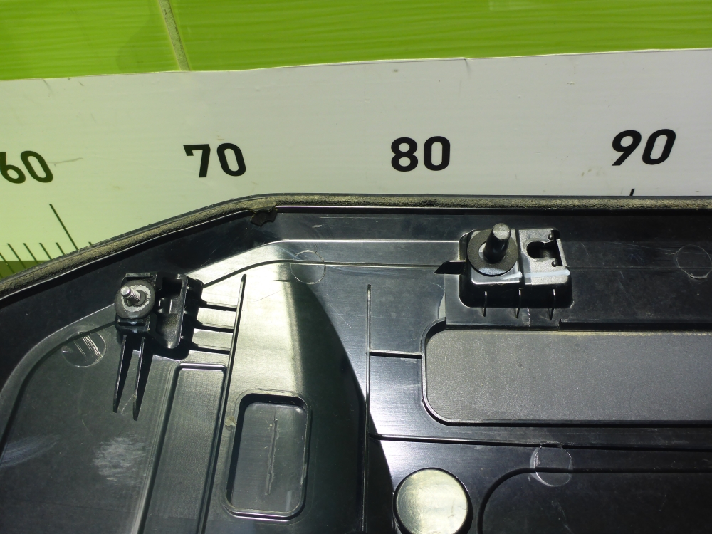 Накладка двери багажника