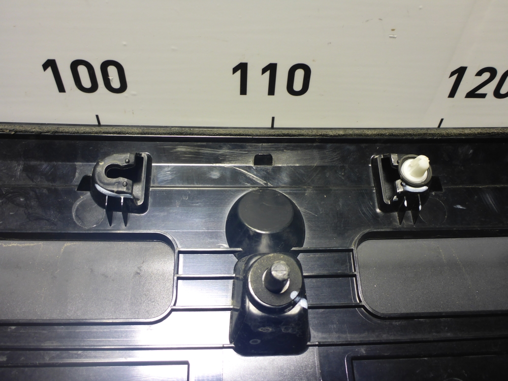 Накладка двери багажника