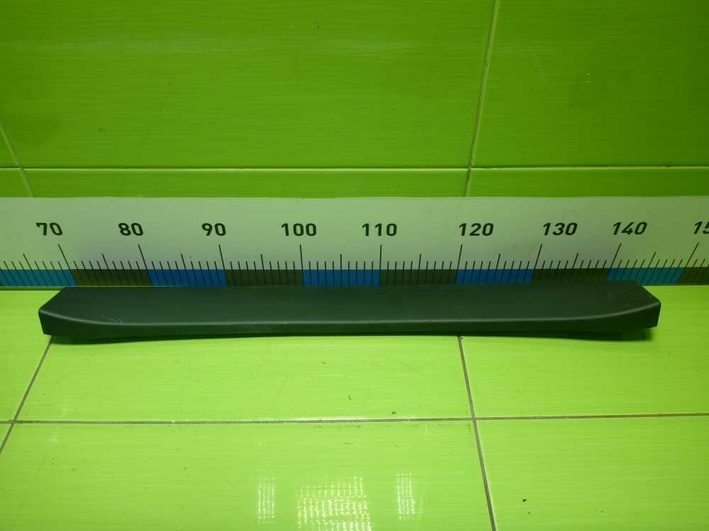 Обшивка двери багажника