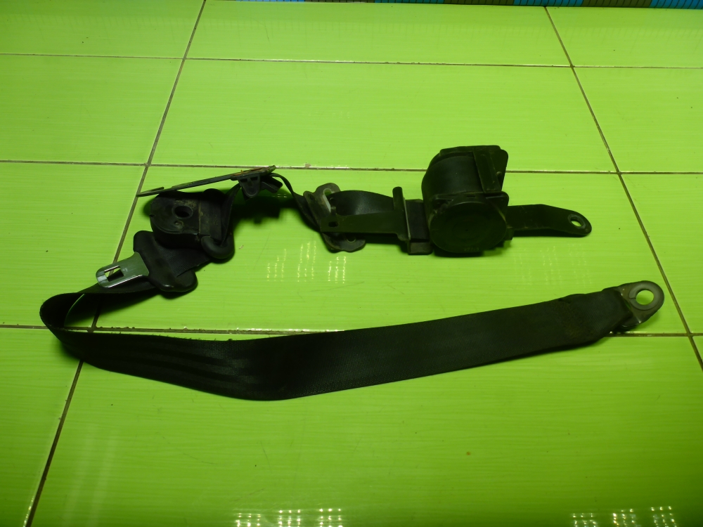 Ремень безопасности