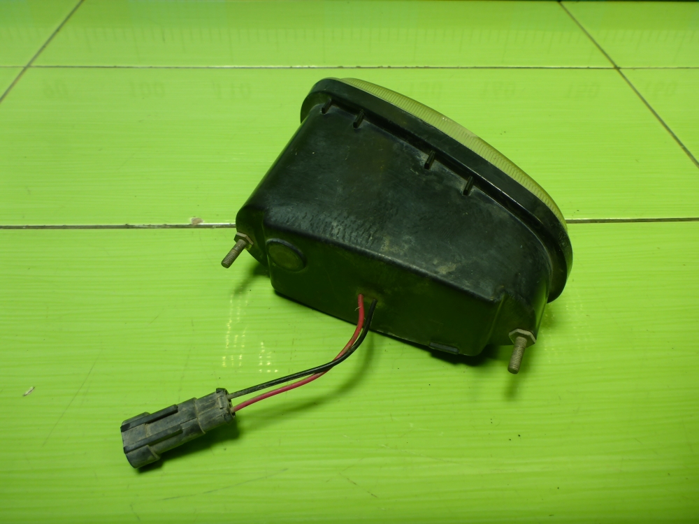 Фара противотуманная левая