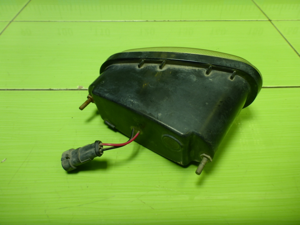 Фара противотуманная правая