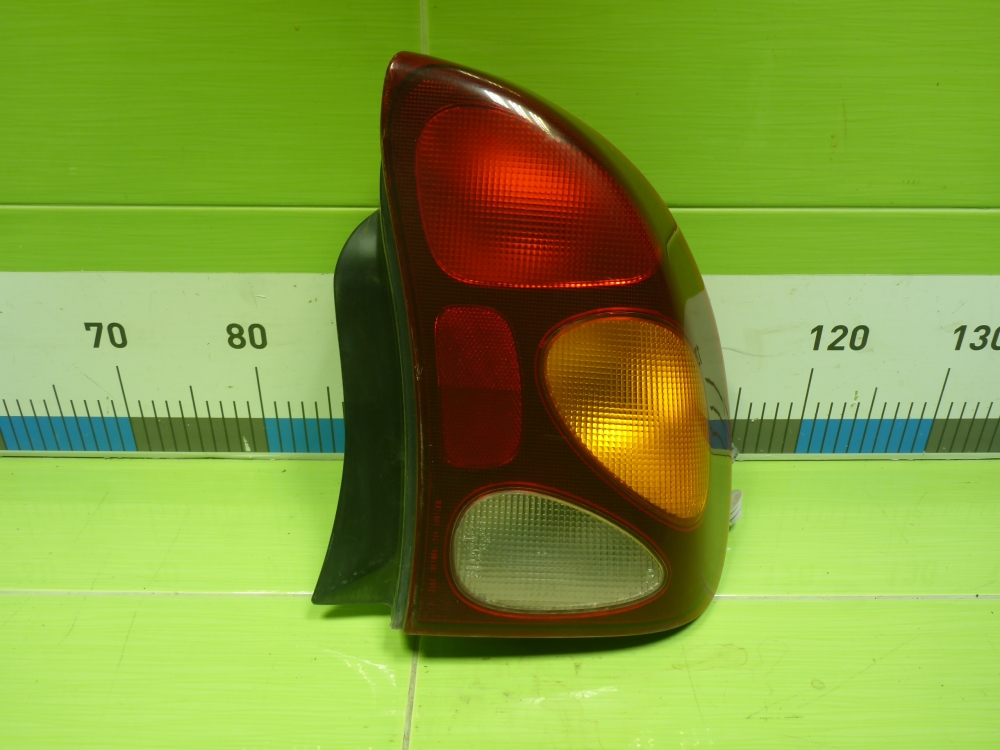 Фонарь задний правый