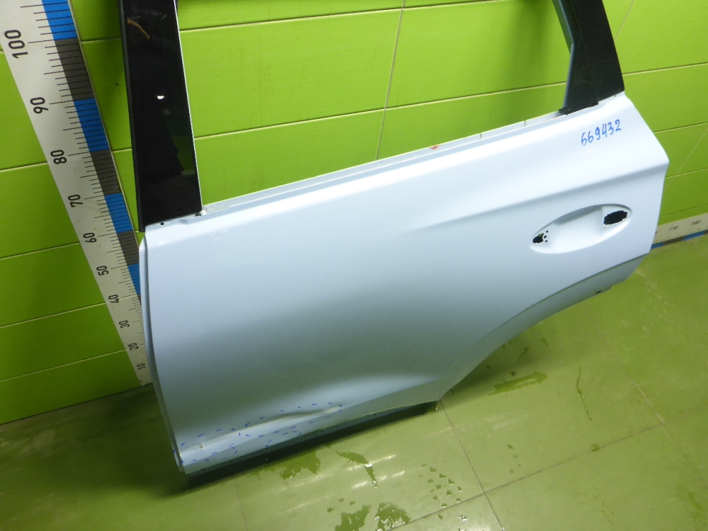 Дверь задняя левая