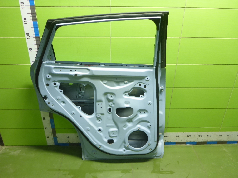 Дверь задняя левая