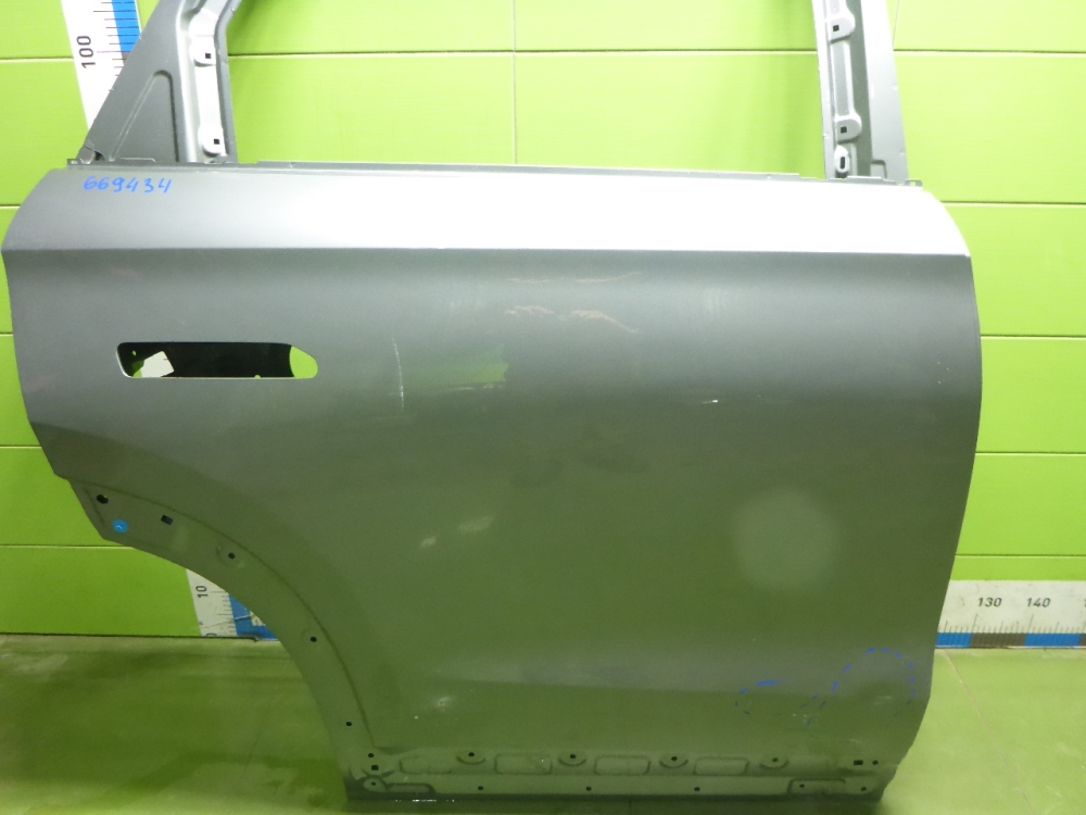 Дверь задняя правая