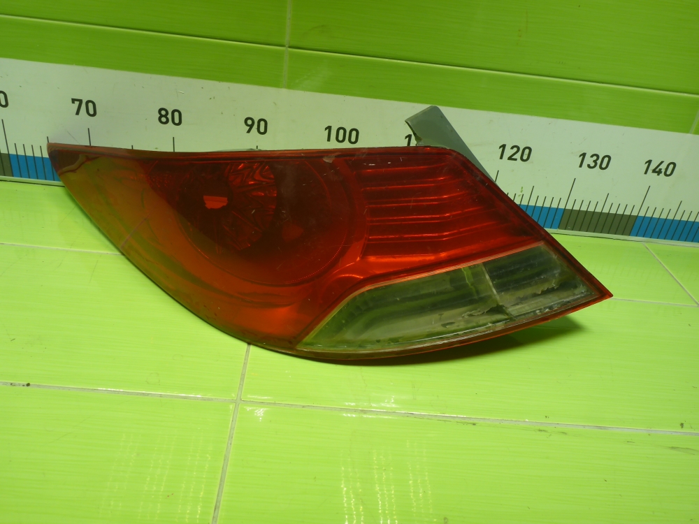 Фонарь задний наружный левый