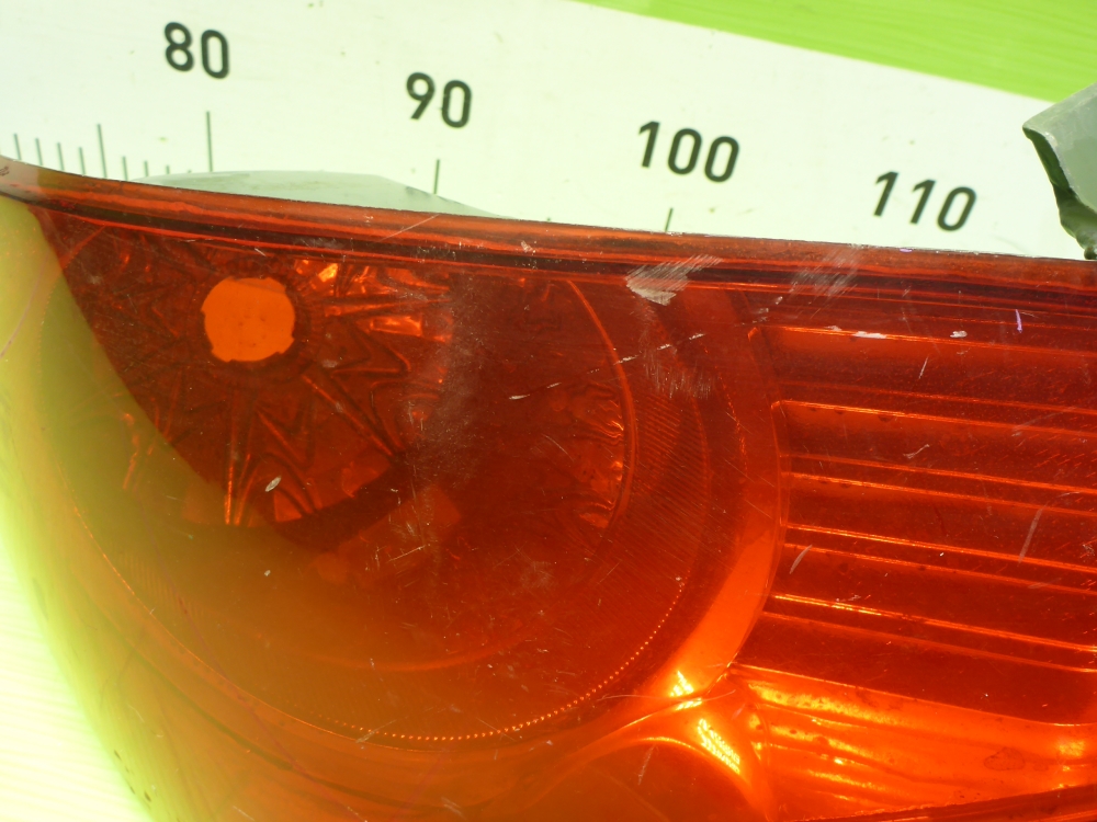 Фонарь задний наружный левый