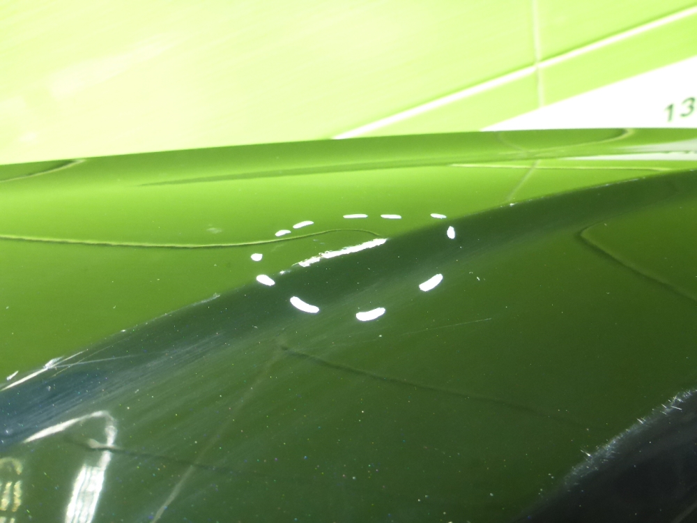 Крыло переднее правое