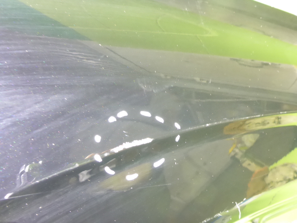 Крыло переднее правое