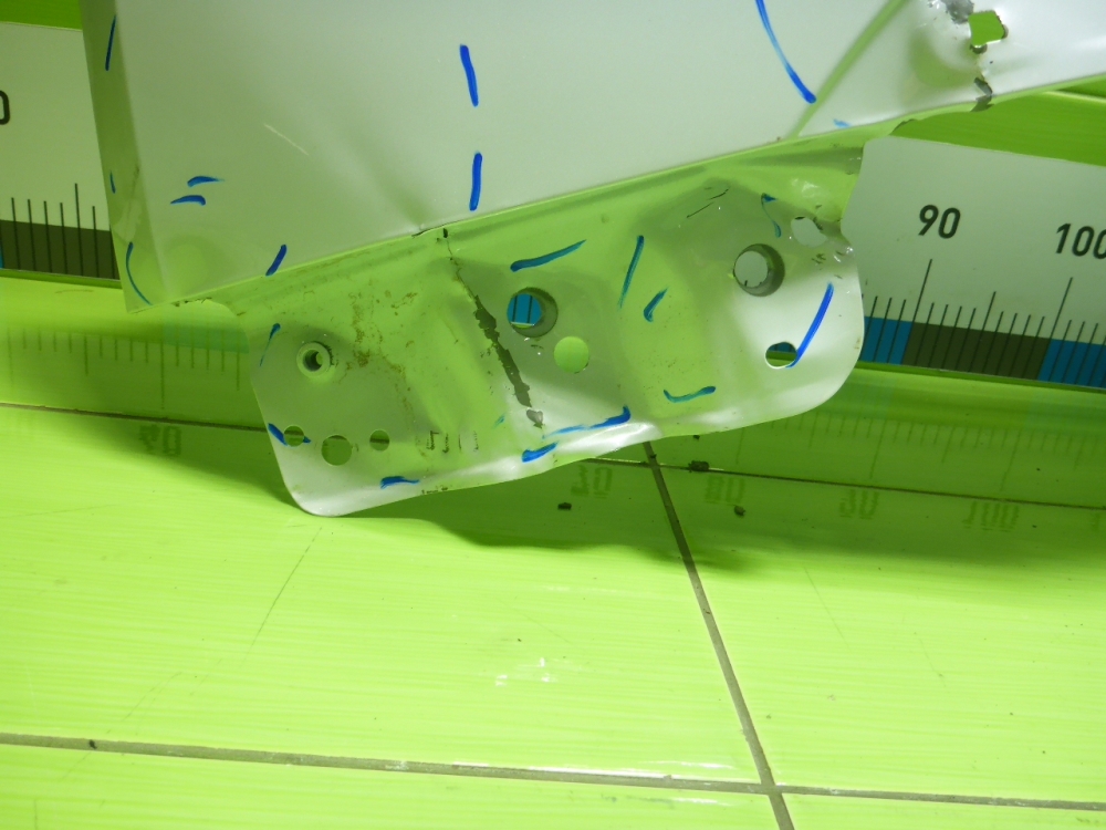 Крыло переднее левое