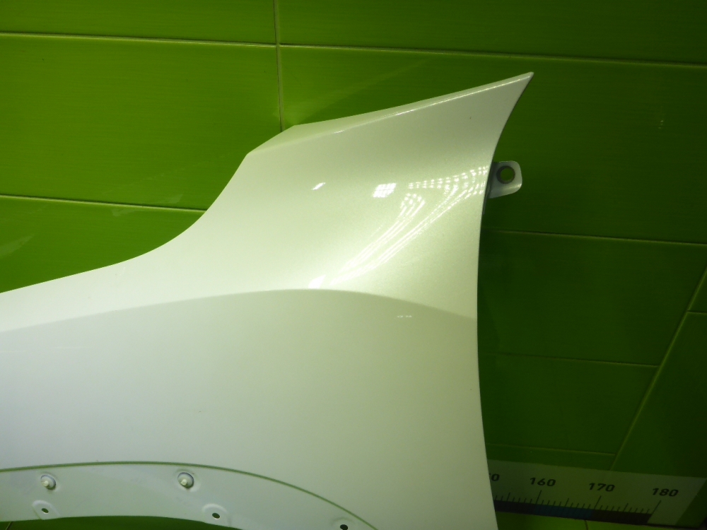 Крыло переднее левое