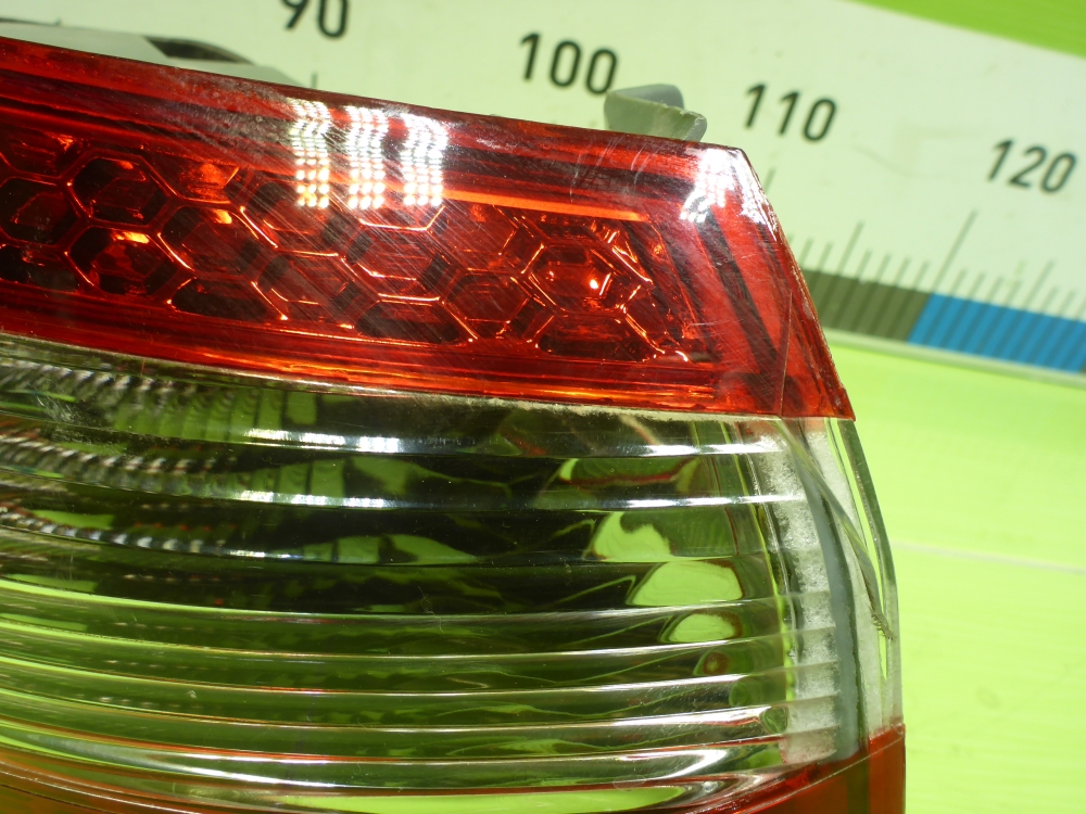 Фонарь задний наружный левый