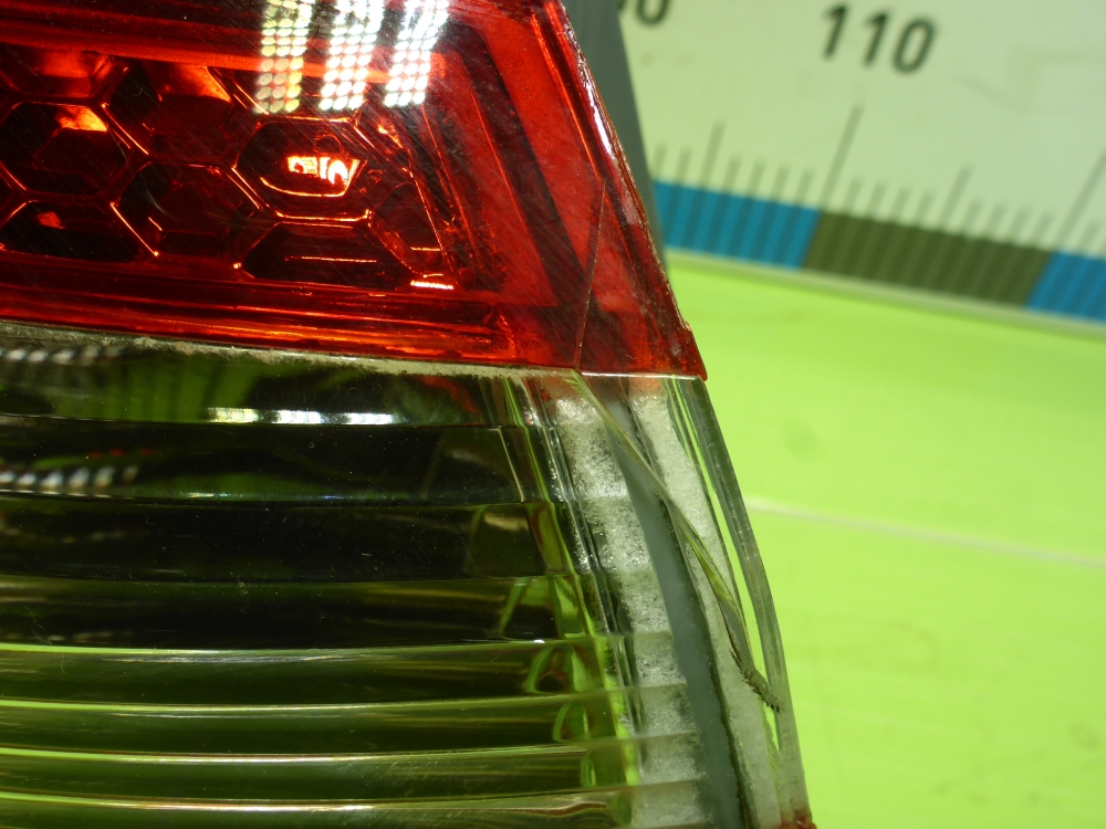 Фонарь задний наружный левый