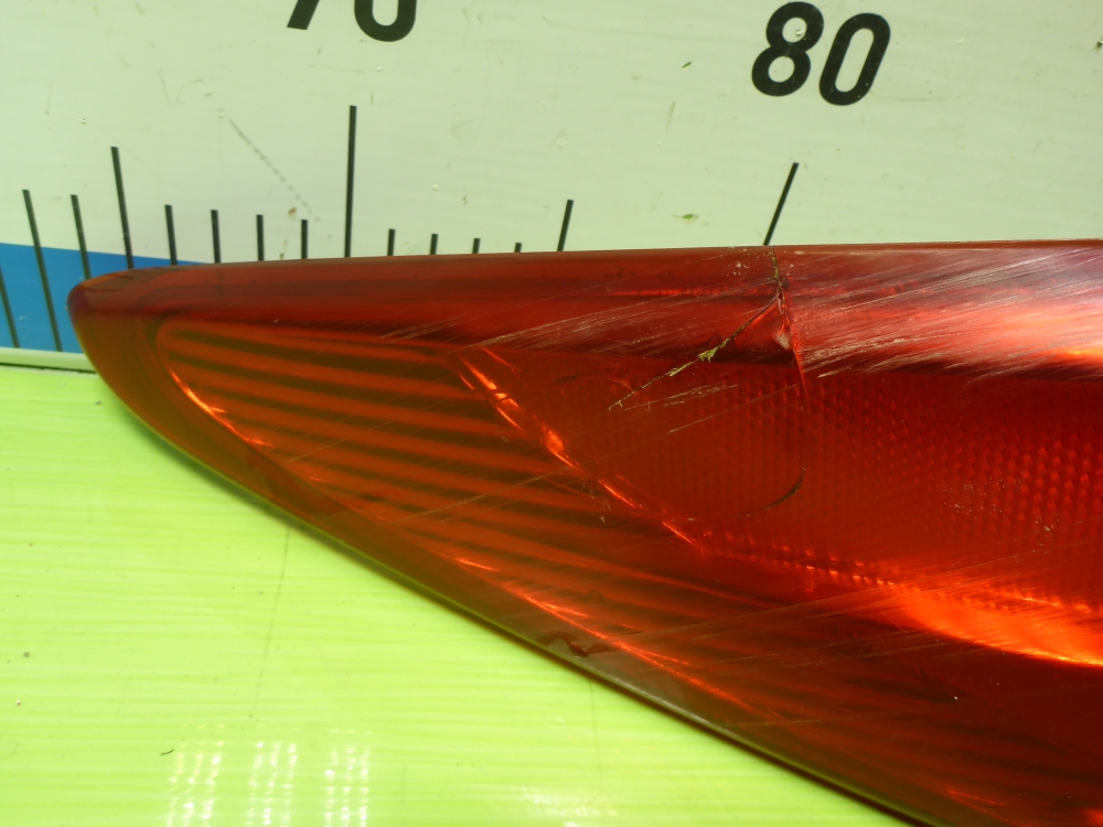 Фонарь задний наружный левый