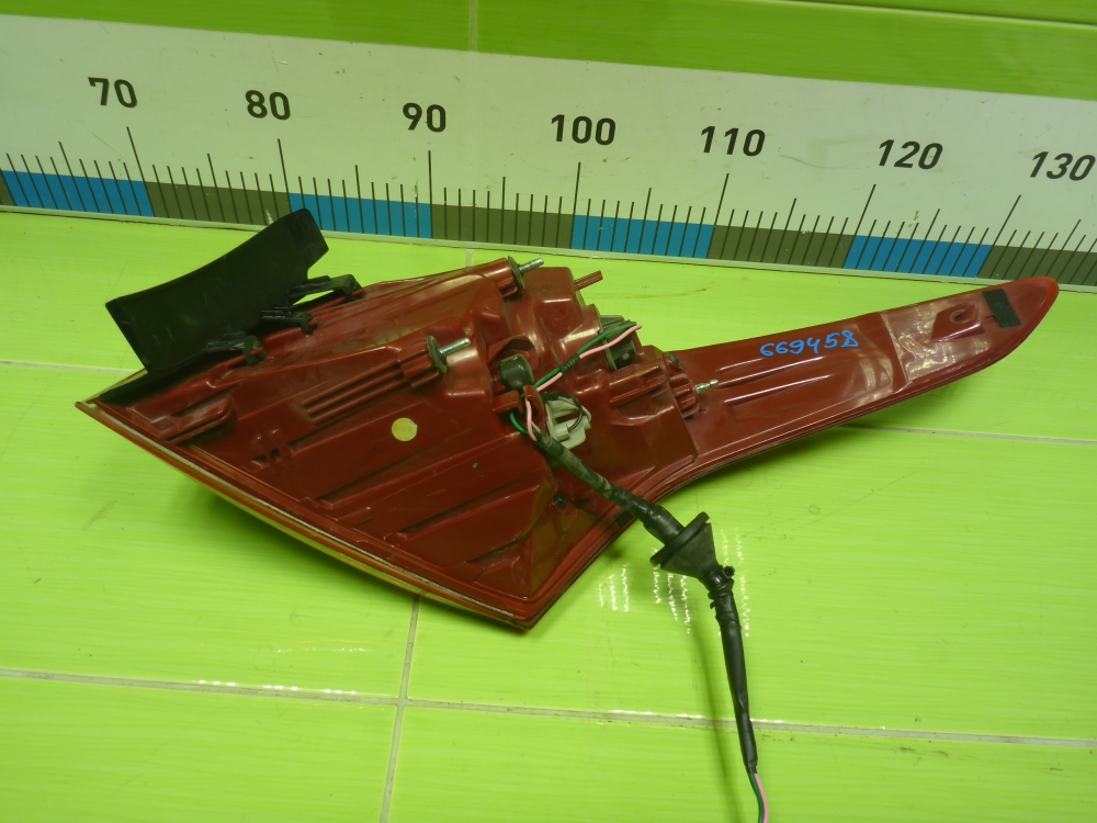 Фонарь задний наружный левый