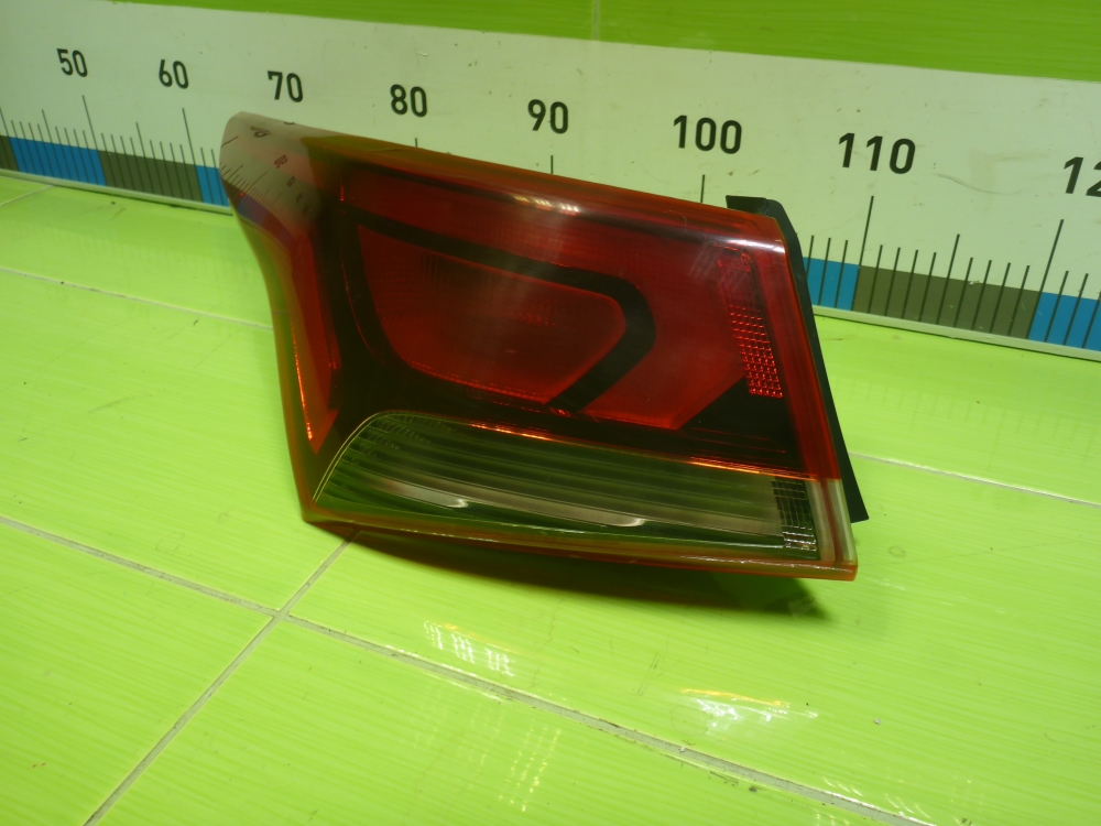 Фонарь задний наружный левый