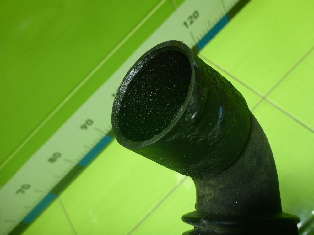 Маслозаливная горловина