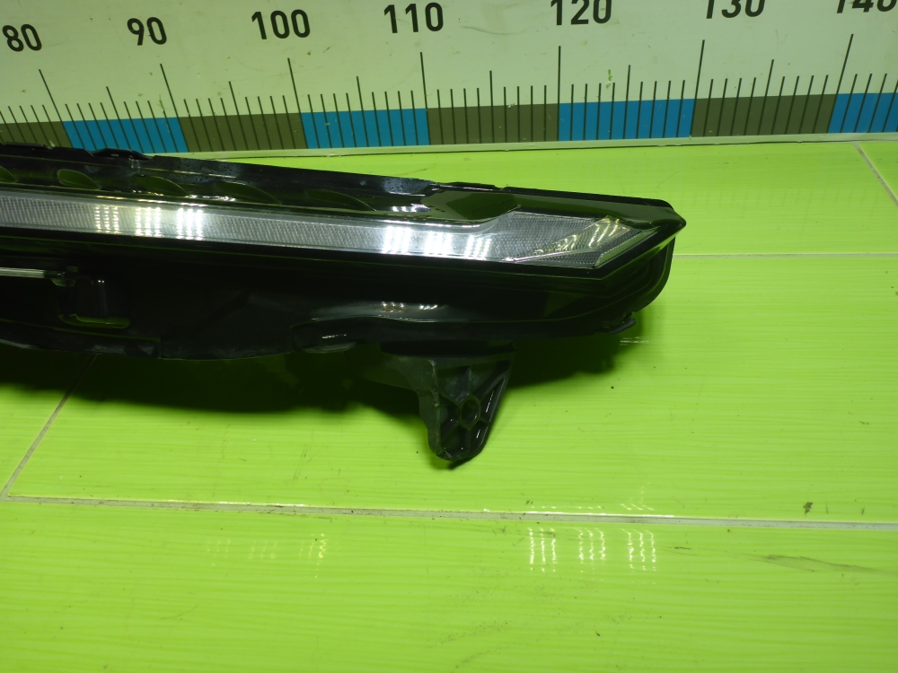 Фара дневного света правая (ходовые огни)