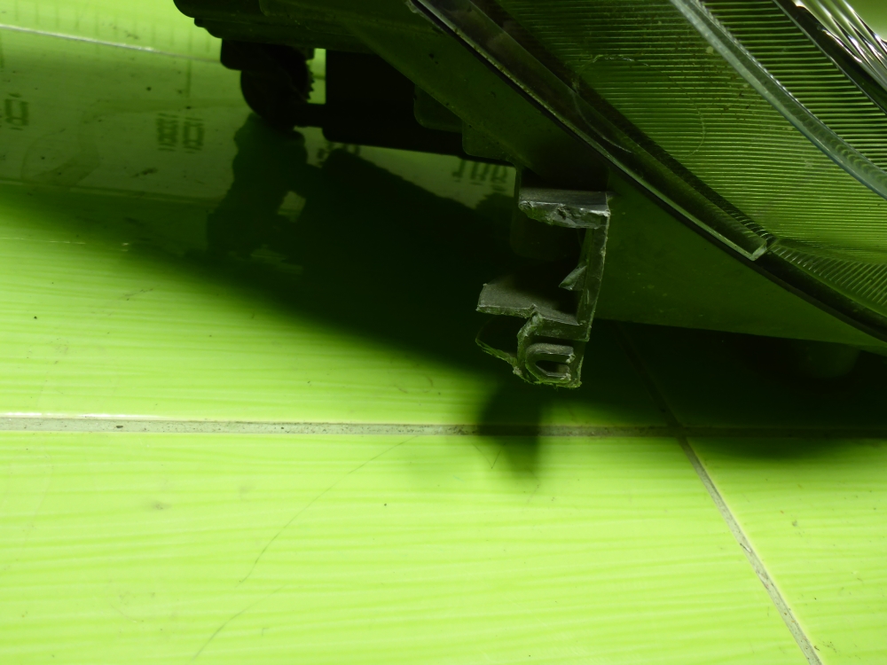 Фара правая