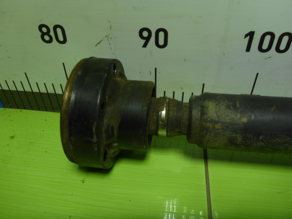 Вал карданный передний