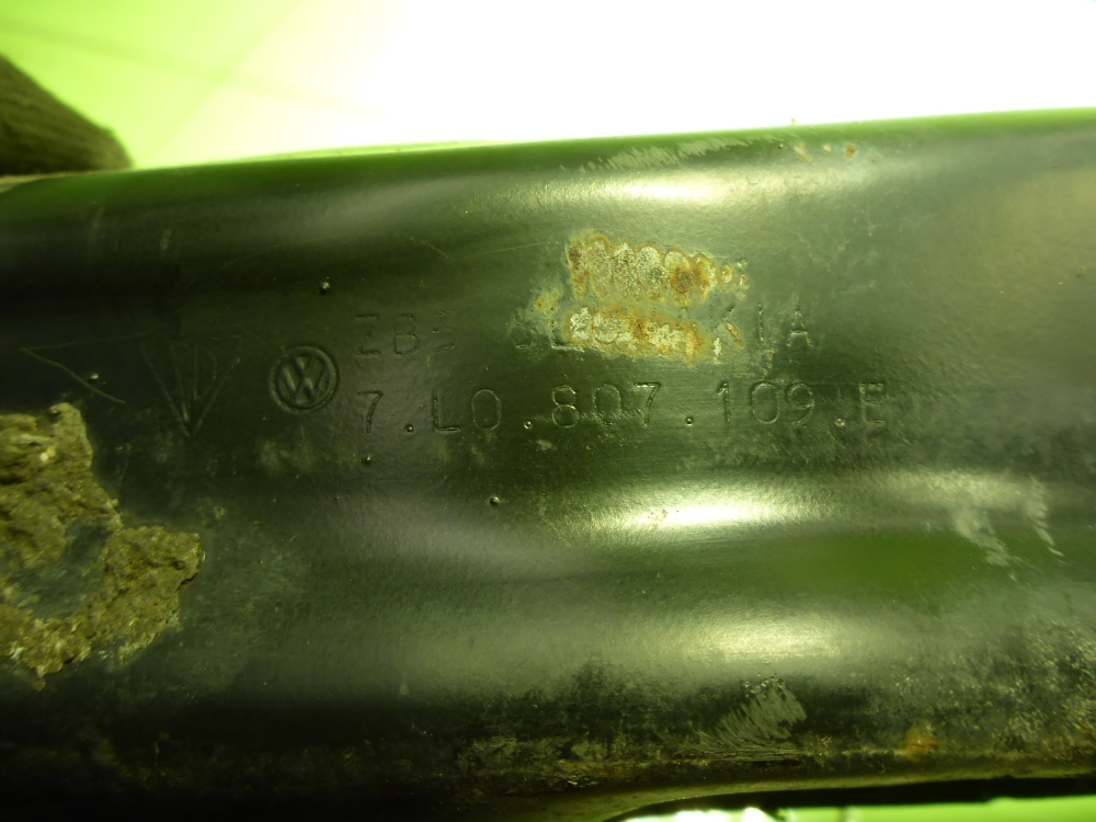 Усилитель переднего бампера