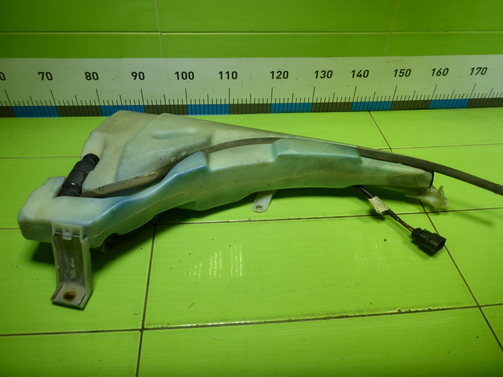 Бачок омывателя лобового стекла